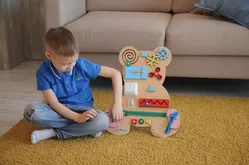 Бизиборд для мальчика и для девочки: в чем разница?