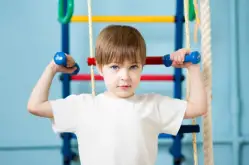 Как правильно организовать спортивный уголок в детской комнате?