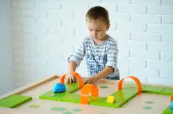 Лучшие игрушки для развития логики и мышления у детей в детском саду