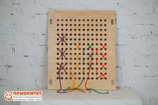 Тактильно-развивающая панель «Полезная вышивка» Тактильно-развивающая панель «Полезная вышивка»