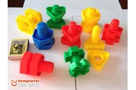 Набор болтов и гаек для развития мелкой моторики