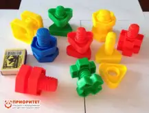 Набор болтов и гаек для развития мелкой моторики1