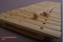 Ксилофон диатонический Ля мажор (15 пластин, на низком резонаторе) лак1