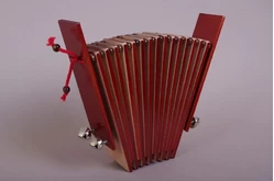 Трещотка пластинчатая малая с бубенцами тонированная1