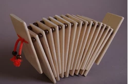 Трещотка пластинчатая «малютка» (без росписи)1