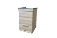 Улей в комплекте с магазинными надставками и рамками