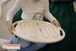 Тактильно-развивающая панель-лабиринт «Самый ловкий»1