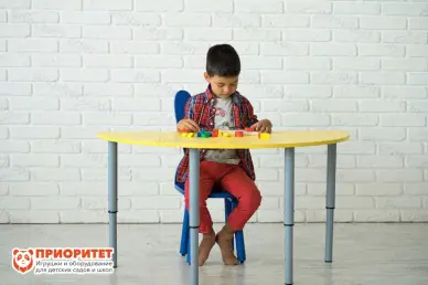 Стол растущий на регулируемых ножках «Полукруг» Стол растущий на регулируемых ножках «Полукруг»