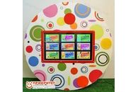 Настенный интерактивный сенсорный терминал