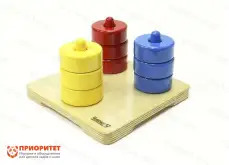 Пирамидка Монтессори «Цветные кольца на трех колышках»1