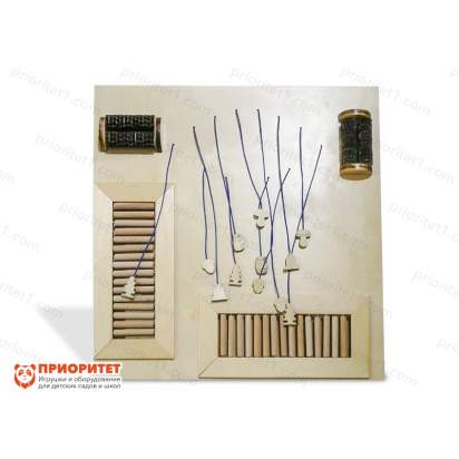 Настенный модуль для развития стереогностического чувства «Крохе на пользу»
