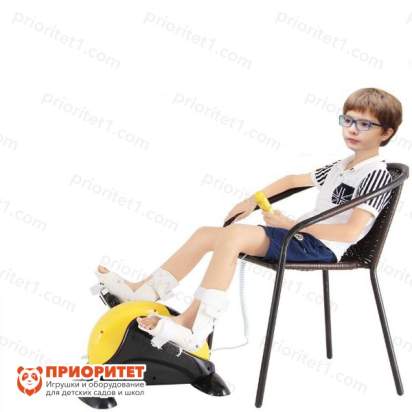 Простой педальный тренажер (детский) с электродвигателем LY-901-FC вид сбоку