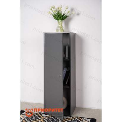 stellazh-penal-uyutnaya-komnata-seryj-3