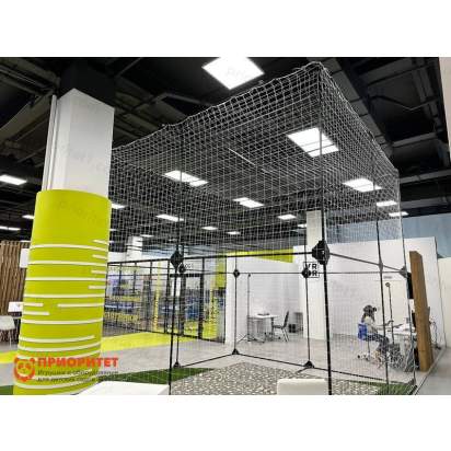Сетчатый куб 4х4х4м для тестовых полётов в защищённом пространстве 2_1