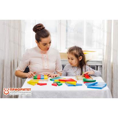 Игры с комплектом Комплект Базовые геометрические фигуры и их основные преобразования