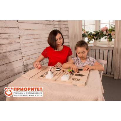 Развивающий бизиборд Домашний уют общий вид