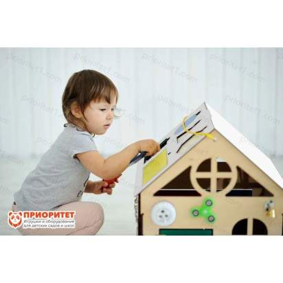 bizidom-poleznaya-razvivajka-belaya-krysha-1