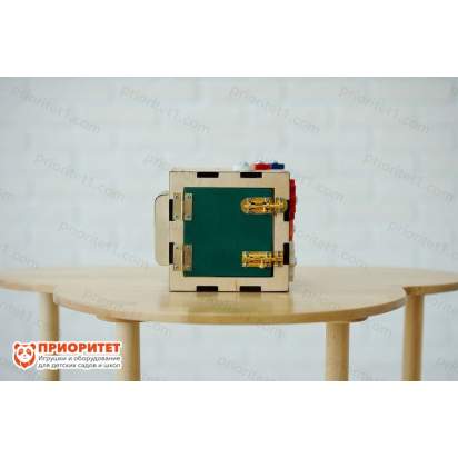 Бизикуб Полезная игра первая сторона