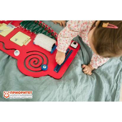 Бизиборд Красная машинка с молнией