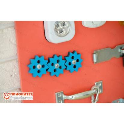 Бизиборд розовый для девочек с шестеренками