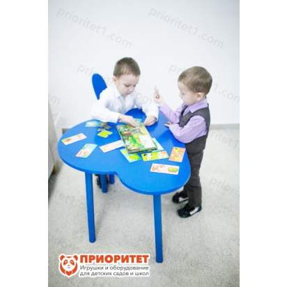 stol-oblachko-sinij-dlya-detej-03