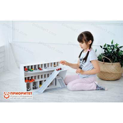 Парковка для хранения игрушечных машинок Гаражик общий вид