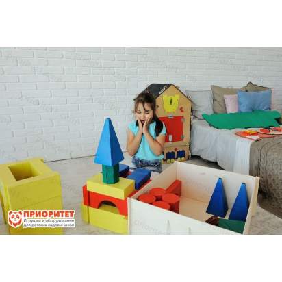 Замок из конструктора Поликарпова