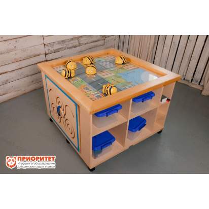 Лого роботы пчелки с док-станцией вид сверху