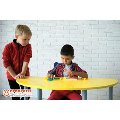 Детский стол полукруглы на регулируемых ножках вид сверху