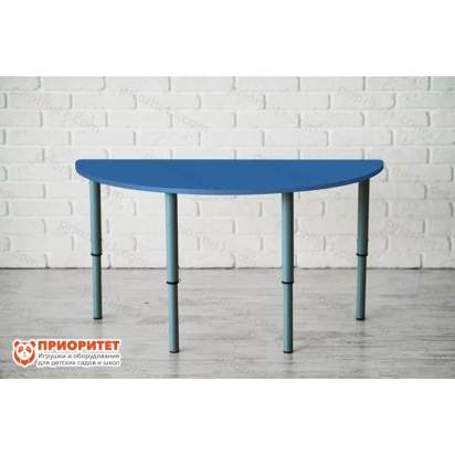 stol-rastushij-na-reguliruemyh-nozhkah-polukrug-goluboj-1