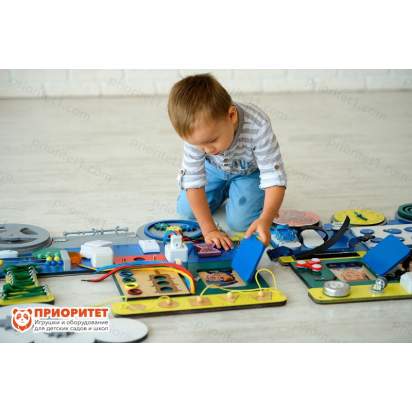 Бизиборд Озорной паровозик с шестеренками