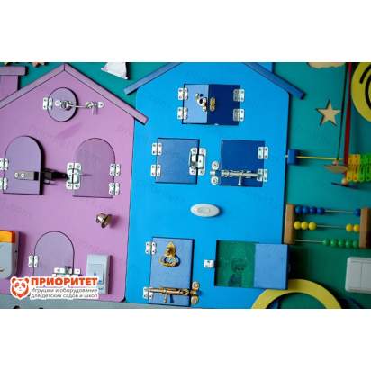 Бизиборд Город мечты с разноцветными домами