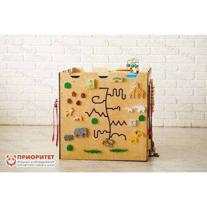 Бизикуб Волшебная крепость вид сзади