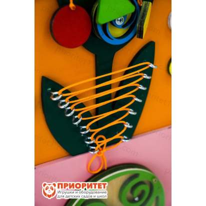 Бизиборд «Василек» со шнуровкой